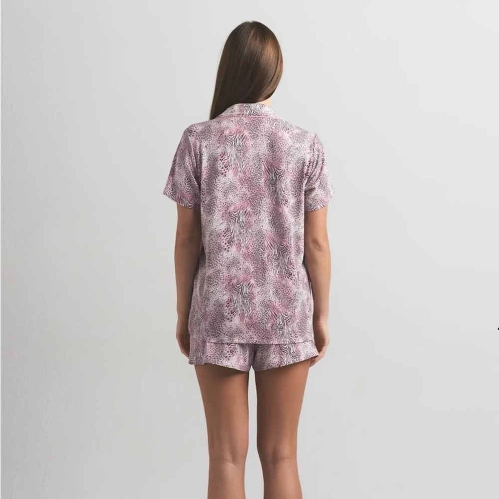 NWT Skims Sleep Short Sleeve Button Up Set in Bloom Mini Multi Animal - Picture 2 of 5